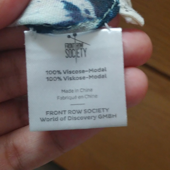 Front Row Society Infinity Scarf - Picture 3 of 4